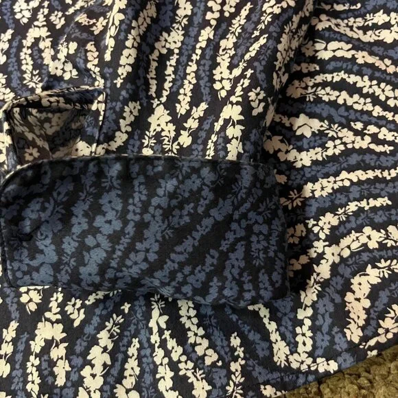 Foxcroft No-Iron Shirt Women's 14 Blue Black White Print Long Sleeve Used - Picture 5 of 12